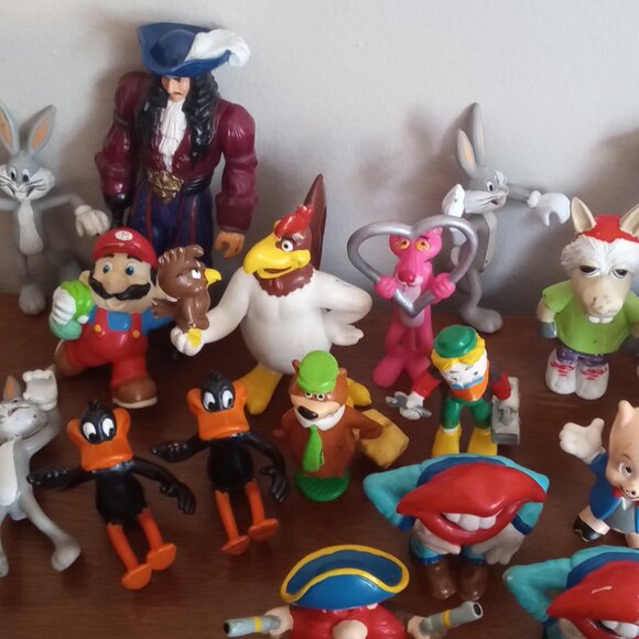 Lot of 27Assorted Action Figures - Picture 2 of 11